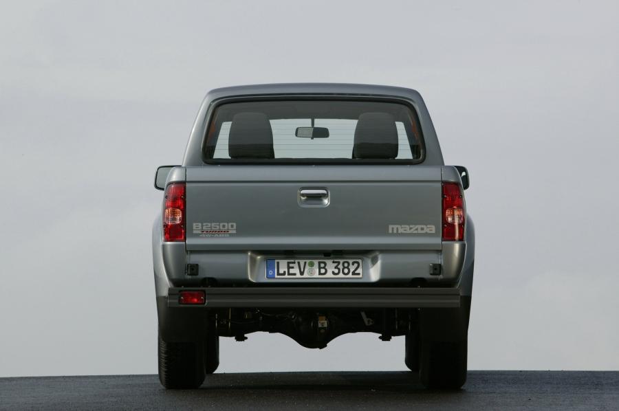  Mazda B2500 2004 года  (фото 32 из 81)